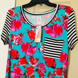 BNWT : Honey & Lace Large Top